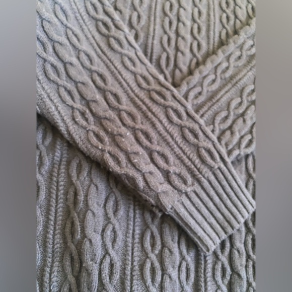 Aritzia Sunday Best Peggy Sweater - Picture 4 of 7